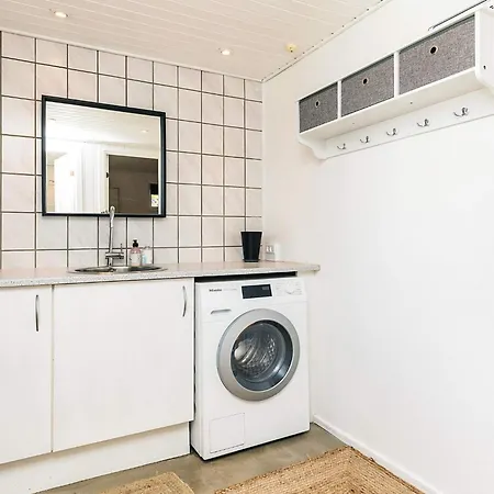 Cozy Summer House Near 펜션