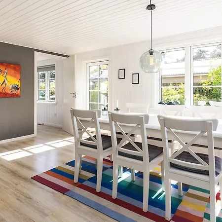 Cozy Summer House Near 펜션 *