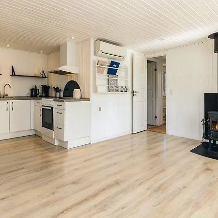 Cozy Summer House Near