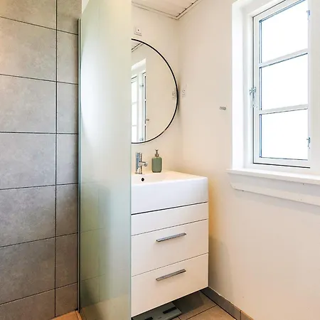 Cozy Summer House Near 보르딩보르그