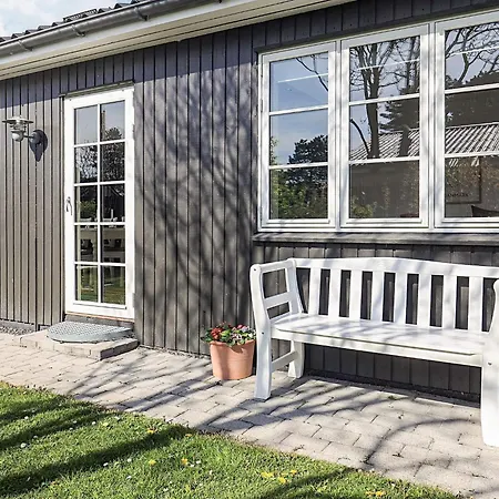 Cozy Summer House Near