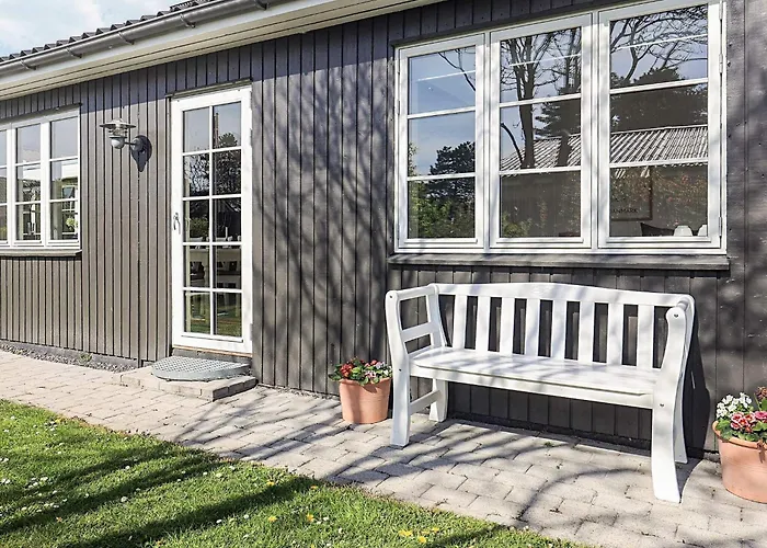 Cozy Summer House Near